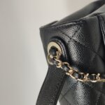 Chanel Quilted Calfskin Crossbody (Шанель) — фото 15