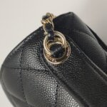 Chanel Quilted Calfskin Crossbody (Шанель) — фото 23