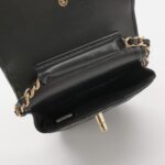 Chanel Quilted Lambskin CC Crossbody (Шанель) — фото 7