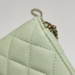 Chanel Quilted Lambskin CC Shoulder Bag (Шанель) — фото 22