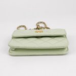 Chanel Quilted Lambskin CC Shoulder Bag (Шанель) — фото 6