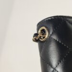 Chanel Quilted Calfskin CC Crossbody (Шанель) — фото 13
