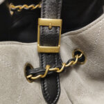 Chanel Quilted Lambskin CC Shoulder Bag (Шанель) — фото 11