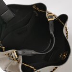 Chanel Quilted Lambskin CC Shoulder Bag (Шанель) — фото 6