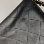 Chanel Quilted Calfskin Shoulder Bag (Шанель) — фото 15