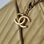 Chanel Quilted Lambskin CC Shoulder Bag (Шанель) — фото 14