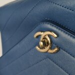 Chanel Quilted Calfskin CC Crossbody (Шанель) — фото 13