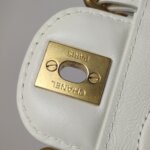 Chanel Quilted Waxed Calfskin CC Crossbody (Шанель) — фото 14