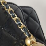 Chanel Quilted Lambskin CC Shoulder Bag (Шанель) — фото 12