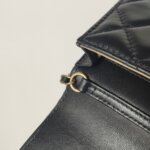 Chanel Quilted Lambskin CC Shoulder Bag (Шанель) — фото 13