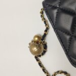 Chanel Quilted Lambskin CC Shoulder Bag (Шанель) — фото 15
