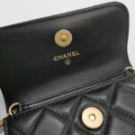 Chanel Quilted Lambskin CC Shoulder Bag (Шанель) — фото 8