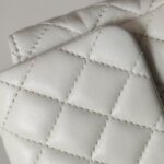 Chanel Quilted Lambskin CC Shoulder Bag (Шанель) — фото 20