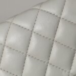 Chanel Quilted Lambskin CC Shoulder Bag (Шанель) — фото 22