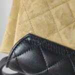 Chanel Quilted Lambskin CC Crossbody (Шанель) — фото 17