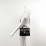 Chanel Quilted Patent CC Crossbody (Шанель) — фото 2