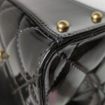 Chanel Quilted Patent CC Crossbody (Шанель) — фото 24