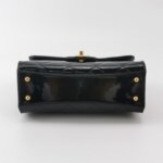 Chanel Quilted Patent CC Crossbody (Шанель) — фото 6