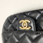Chanel Quilted Lambskin CC Shoulder Bag (Шанель) — фото 13