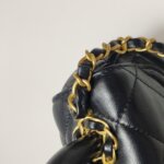 Chanel Quilted Lambskin CC Shoulder Bag (Шанель) — фото 14
