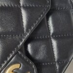 Chanel Quilted Lambskin CC Shoulder Bag (Шанель) — фото 23