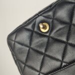 Chanel Quilted Lambskin CC Shoulder Bag (Шанель) — фото 12