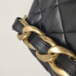 Chanel Quilted Lambskin CC Shoulder Bag (Шанель) — фото 13