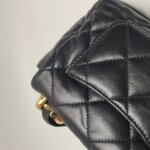 Chanel Quilted Lambskin CC Shoulder Bag (Шанель) — фото 19