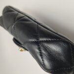 Chanel Quilted Lambskin CC Shoulder Bag (Шанель) — фото 21