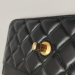 Chanel Quilted Lambskin CC Crossbody (Шанель) — фото 12
