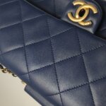 Chanel Quilted Lambskin CC Crossbody (Шанель) — фото 18