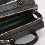 Chanel Quilted Calfskin CC Crossbody (Шанель) — фото 7