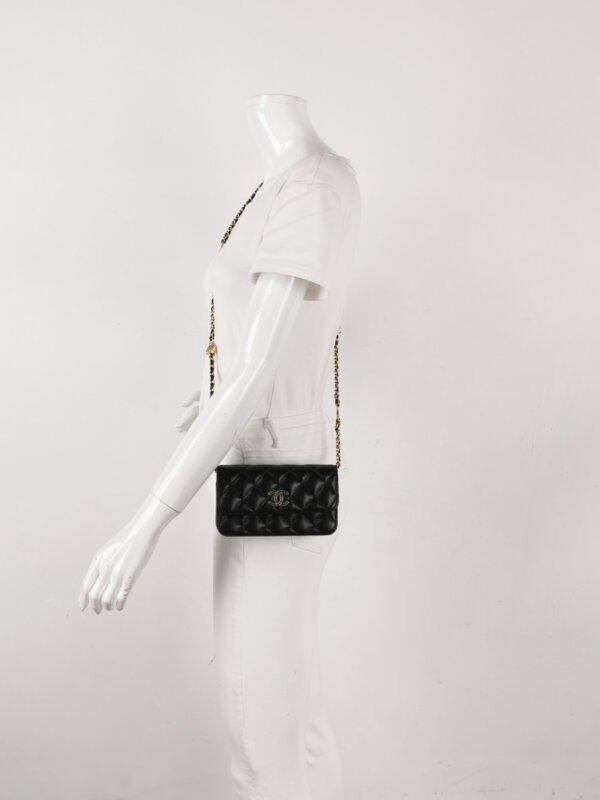Chanel Quilted Calfskin CC Crossbody (Шанель)