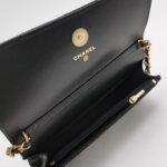 Chanel Quilted Calfskin CC Crossbody (Шанель) — фото 6