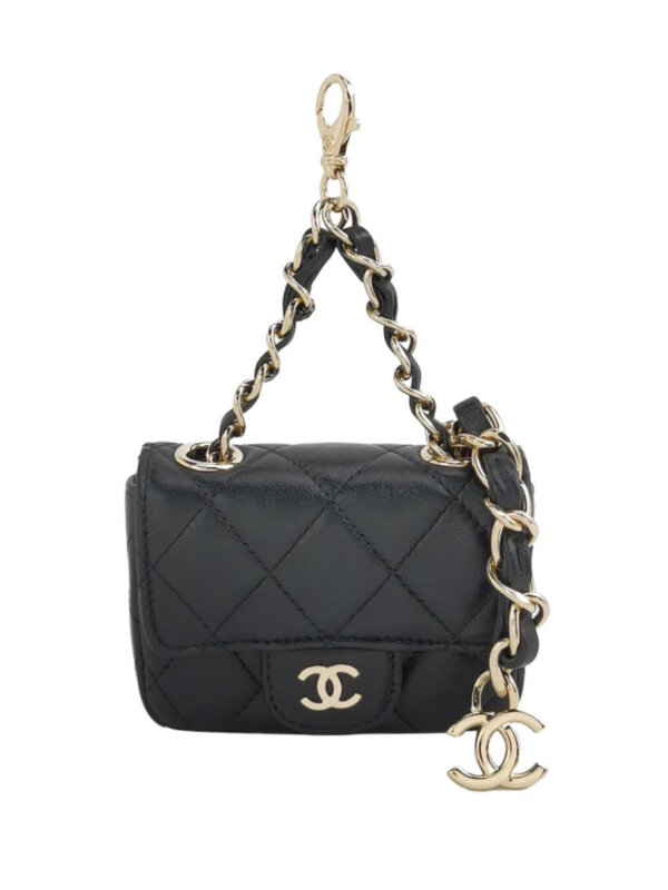 Винтажная сумка Chanel Quilted Lambskin CC Belt Bag
