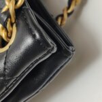 Chanel Quilted Lambskin CC Shoulder Bag (Шанель) — фото 19