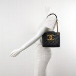 Chanel Quilted Lambskin CC Shoulder Bag (Шанель) — фото 2