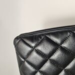 Chanel Quilted Lambskin CC Shoulder Bag (Шанель) — фото 21