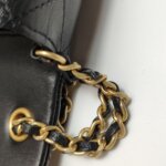 Chanel Quilted Lambskin CC Crossbody (Шанель) — фото 11