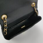 Chanel Quilted Lambskin CC Crossbody (Шанель) — фото 7