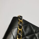 Chanel Quilted Lambskin CC Shoulder Bag (Шанель) — фото 15