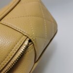 Chanel Quilted Calfskin CC Handbag (Шанель) — фото 23