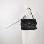 Chanel Quilted Lambskin CC Shoulder Bag (Шанель) — фото 2