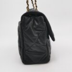 Chanel Quilted Lambskin CC Shoulder Bag (Шанель) — фото 4