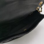 Chanel Quilted Lambskin CC Shoulder Bag (Шанель) — фото 7