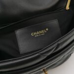 Chanel Quilted Lambskin CC Shoulder Bag (Шанель) — фото 8