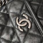 Chanel Quilted Calfskin CC Shoulder Bag (Шанель) — фото 16