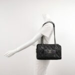 Chanel Quilted Calfskin CC Shoulder Bag (Шанель) — фото 2