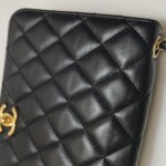 Chanel Quilted Calfskin CC Crossbody (Шанель) — фото 24