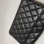 Chanel Quilted Calfskin CC Crossbody (Шанель) — фото 30
